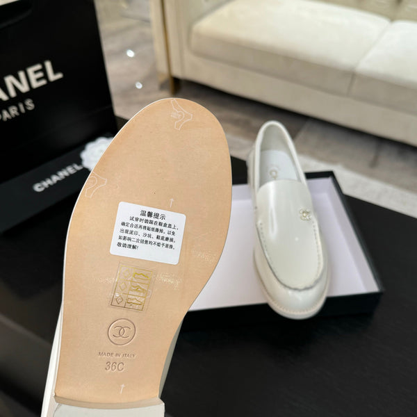 Mocassini CC 25C in pelle verniciata bianca