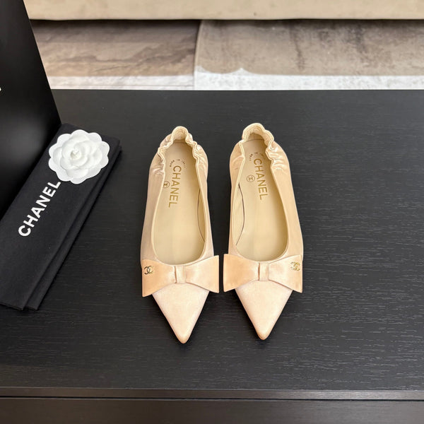 CC 25A Ballerina Beige Satin And Sheepskin 373778