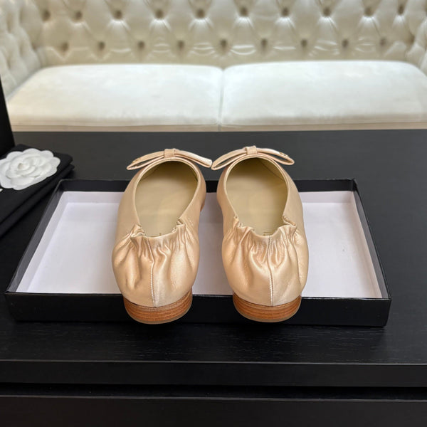 CC 25A Ballerina Beige Satin And Sheepskin 373778