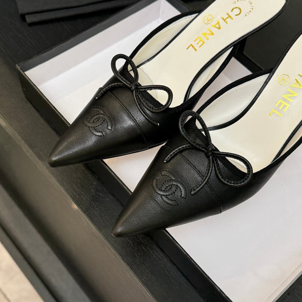 CC 26s Métiers d'Art Pointed-Toe Mule Black Sheepskin 700616