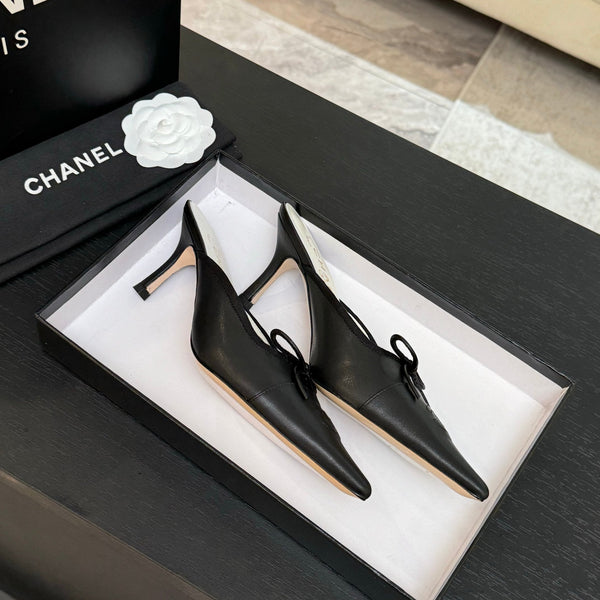 CC 26s Métiers d'Art Pointed-Toe Mule Black Sheepskin 700616