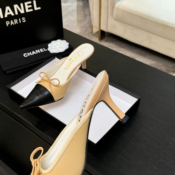 CC 26s Métiers d'Art Pointed-Toe Mule Beige Black Sheepskin 700618