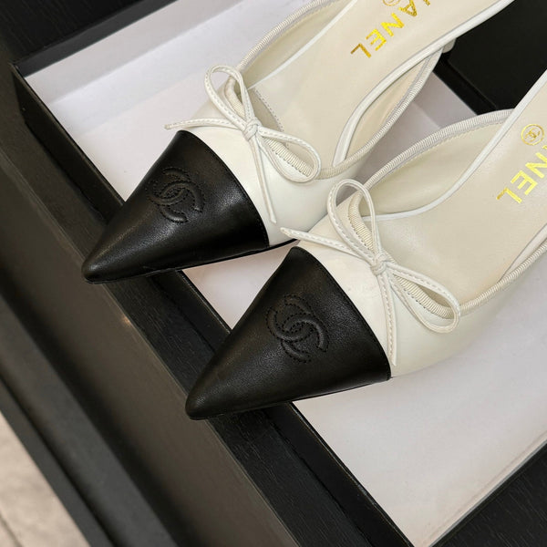 CC 26s Métiers d'Art Pointed-Toe Mule White Black Sheepskin 700619