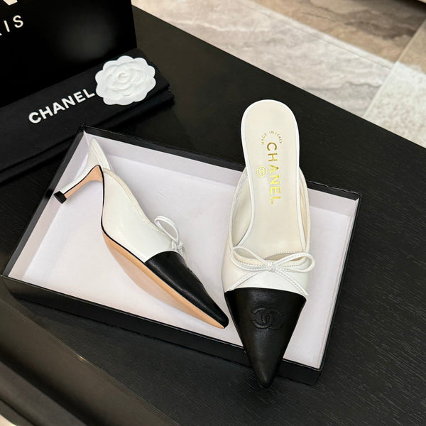 CC 26s Métiers d'Art Pointed-Toe Mule White Black Sheepskin 700619