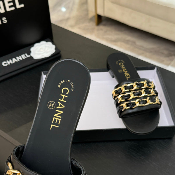 CC 25B Flat Mule Sandals Black Sheepskin With Chain 373814