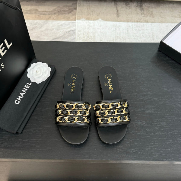 CC 25B Flat Mule Sandals Black Sheepskin With Chain 373814