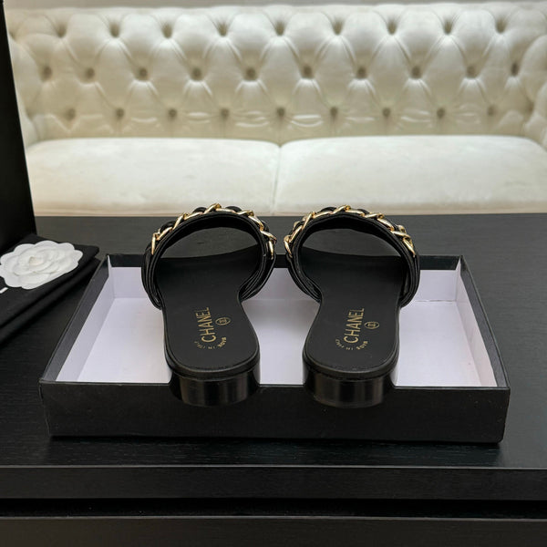 CC 25B Flat Mule Sandals Black Sheepskin With Chain 373814