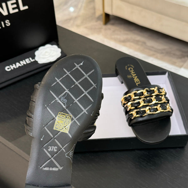 CC 25B Flat Mule Sandals Black Sheepskin With Chain 373814