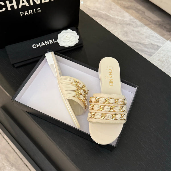 CC 25B Flat Mule Sandals Ivory Sheepskin With Chain 373815