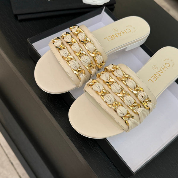 CC 25B Flat Mule Sandals Ivory Sheepskin With Chain 373815