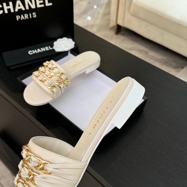CC 25B Flat Mule Sandals Ivory Sheepskin With Chain 373815