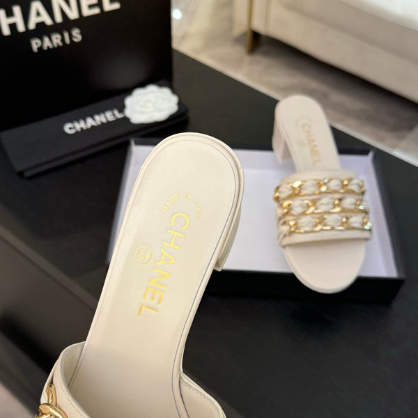 CC 25B Heel Mule Sandals 50mm Ivory Sheepskin With Chain 373817