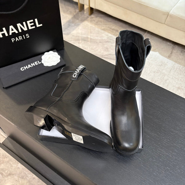 CC 2025 Short Boot Black Sheepskin 550659