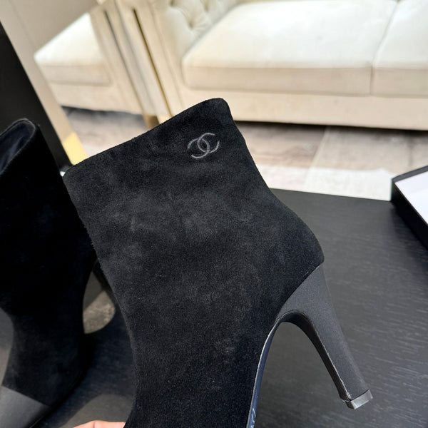 CC Gabrielle Chanel Bottines 8,5 cm Daim noir Tissu noir