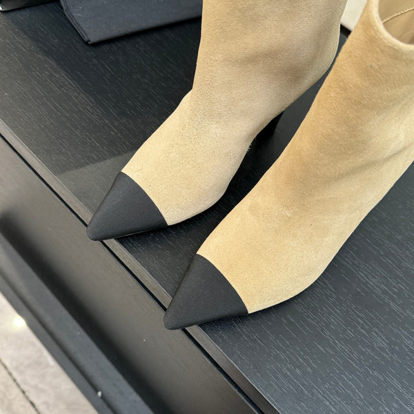 CC Gabrielle Chanel Bottines 8,5 cm Daim beige Tissu noir