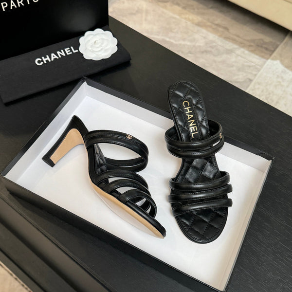 Sandales Double C en peau de mouton noire CC 26C