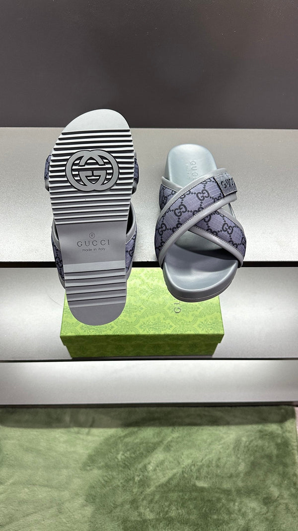 Sandali da uomo GG in pelle di poliestere viola grigio 547242