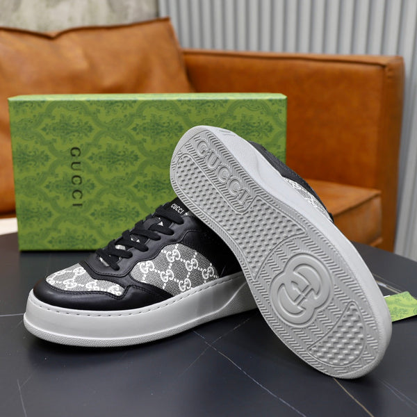 Sneaker da uomo GG in pelle di pecora nera 523161