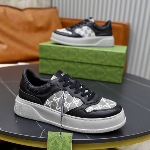 Sneaker da uomo GG in pelle di pecora nera 523161