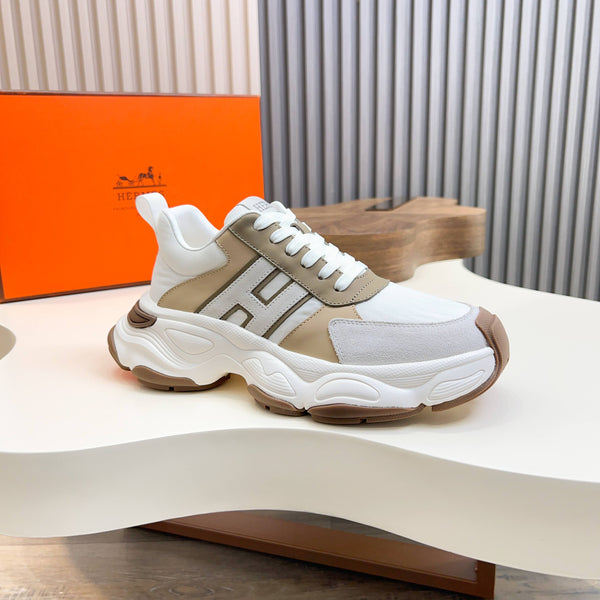 Sneaker da uomo HM in pelle di vitello scamosciata bianca 601281