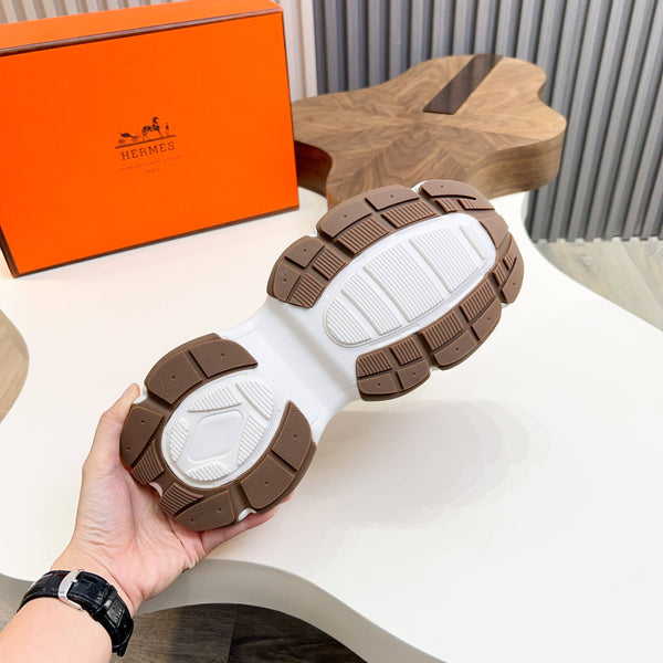 Sneaker da uomo HM in pelle di vitello scamosciata bianca 601281