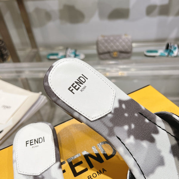 Ciabatte FF Signature da donna in tela grigia