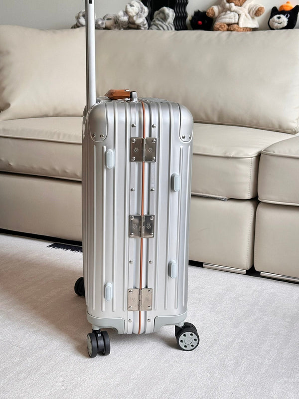 Rimowa 2025 Cabin Twist Suitcase 21inch Silver Blue Aluminum 273827