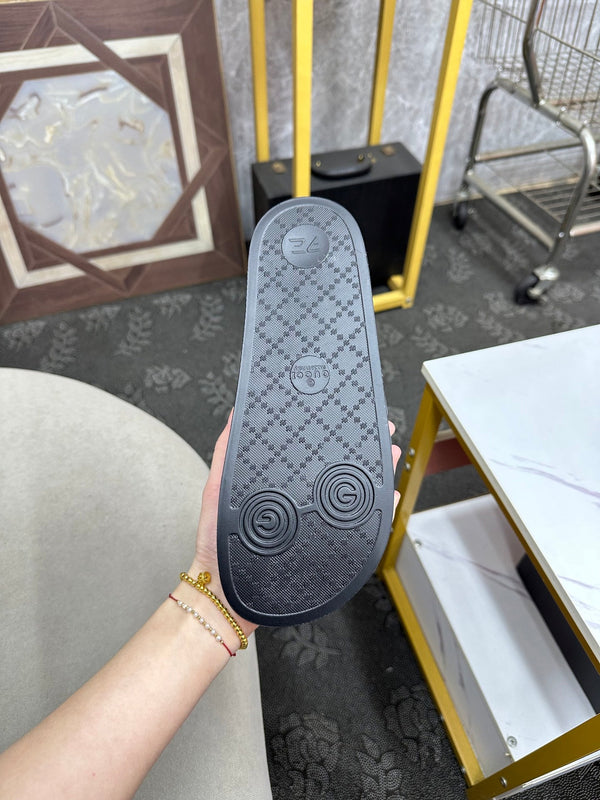 GG Men's Slide Black Sheepskin Rubber 540099