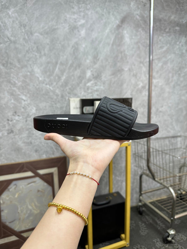 GG Men's Slide Black Sheepskin Rubber 540099