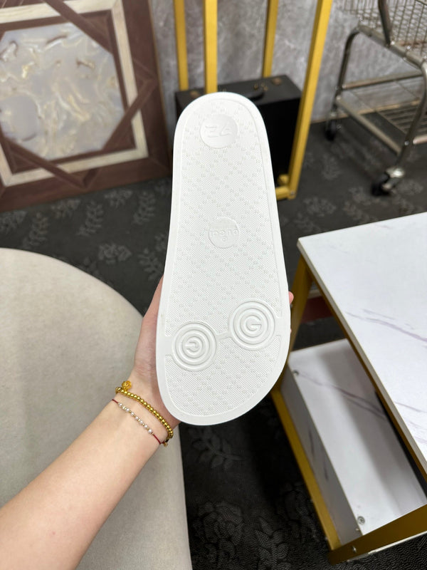 GG Men's Snake Embossed Slide White Black Rubber 540109