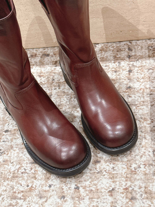 MiuMiu's 26SS Runway Slouch Boots Burgundy Leather 533042