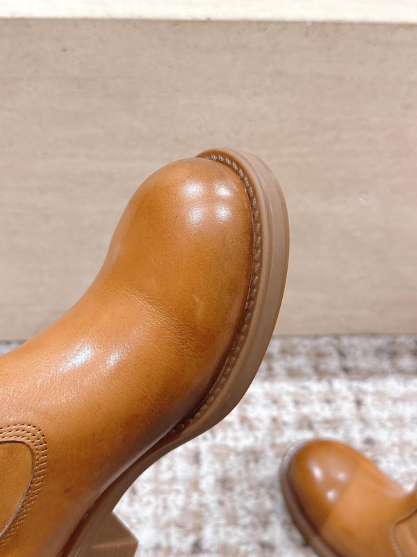 MiuMiu's 26SS Runway Slouch Boots Organge Leather 533044