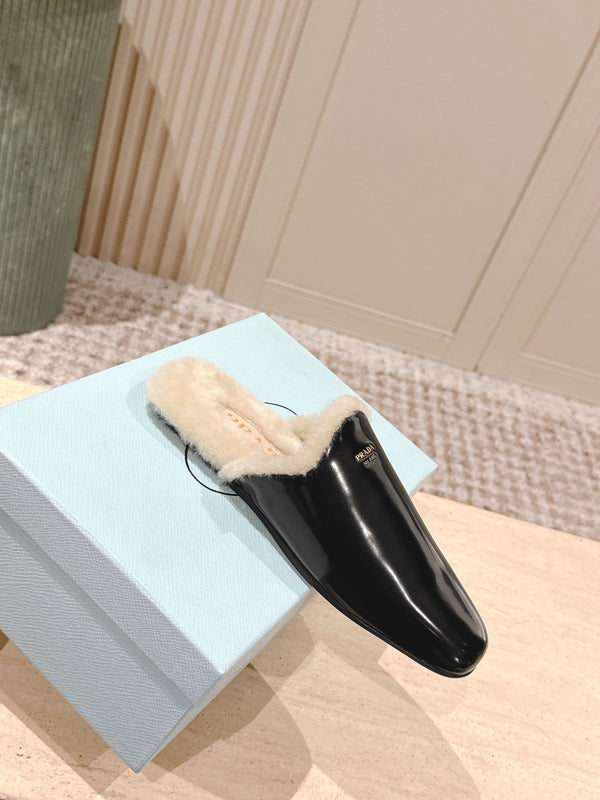 Pra 2025 Mule Black Beige Cowhide Wool 556281