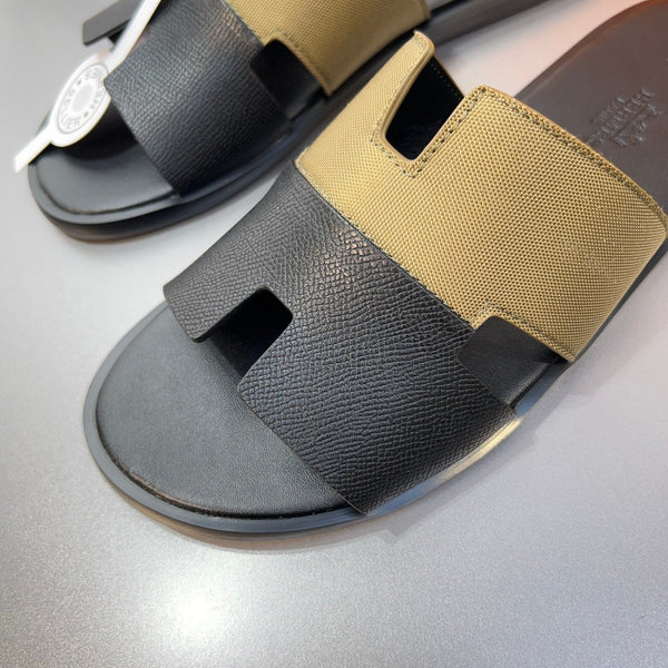 HM Oran Slippers in Gold and Black Cowhide 735631