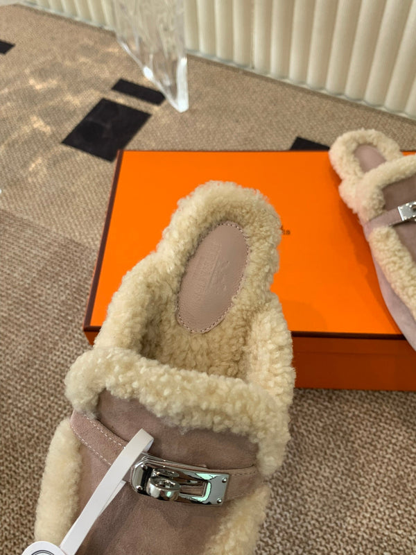 HM Oz Mule In Light Purple Suede Lined With Wool Fleece 113187