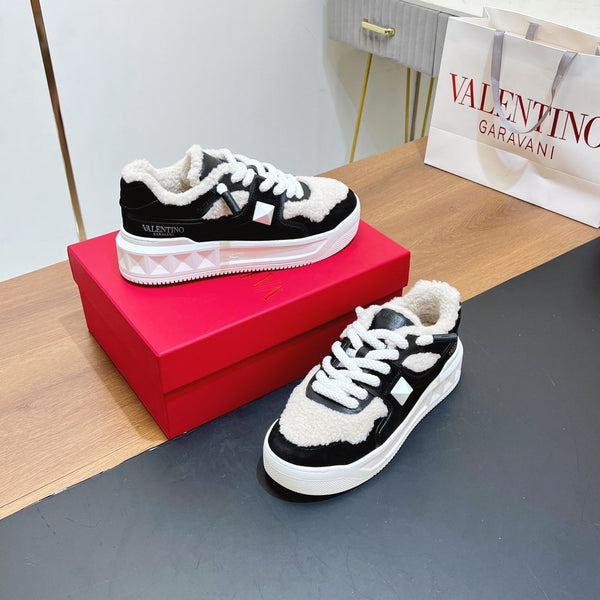 VT 2025 Baskets Garavani Daim Noir Laine Cuir 546984