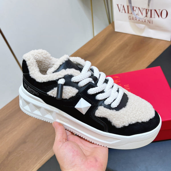 VT 2025 Baskets Garavani Daim Noir Laine Cuir 546984
