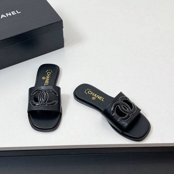 CC Slippers In Black Calfskin 149750