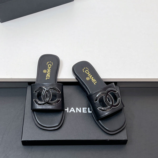 CC Slippers In Black Calfskin 149750