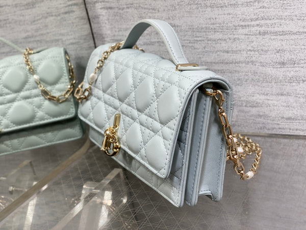 il mio cd mini 21 in pelle di agnello blu nuvola chiaro