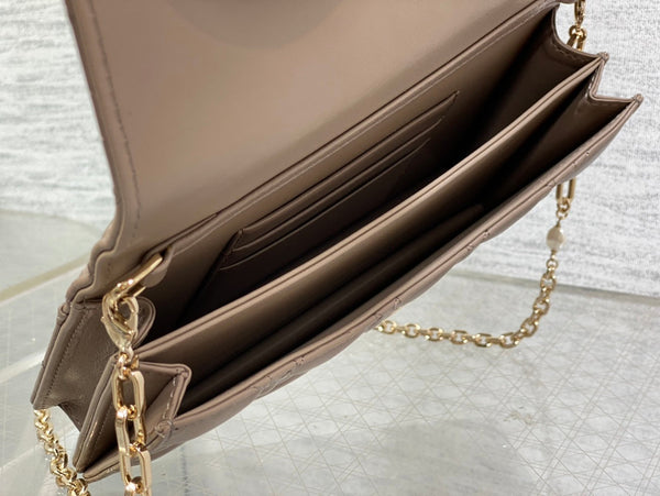 il mio cd mini 21 in pelle di agnello marrone scuro