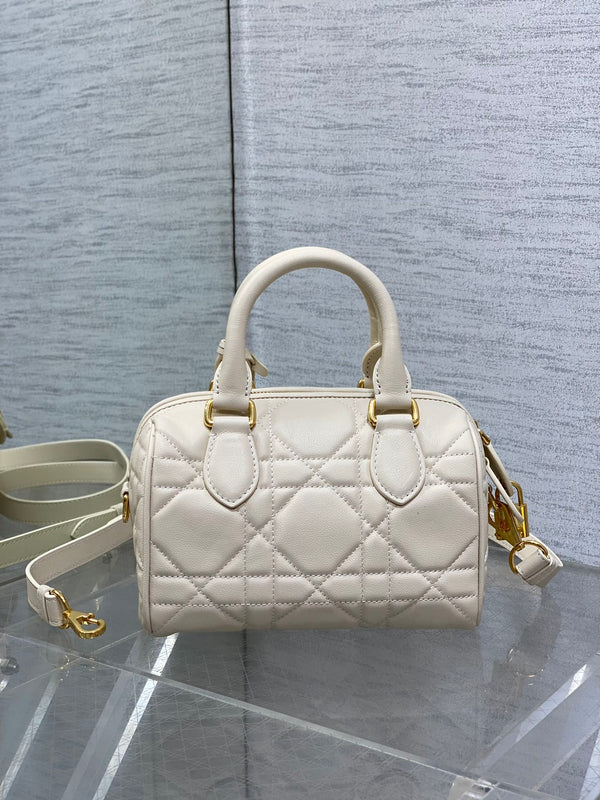 GROOVE 20 BAG IN WHITE CREAM LAMBSKIN