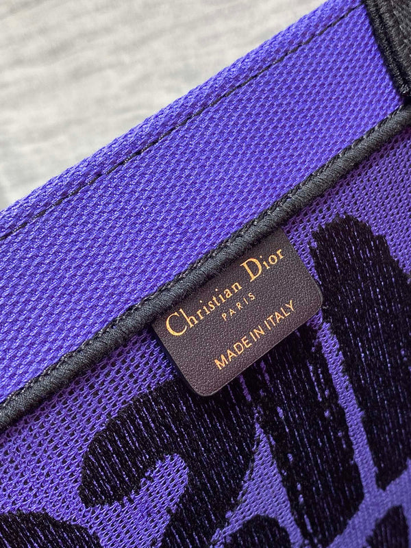 MEDIUM BOOK TOTE 36 IN COLORFUL CANVAS 226510