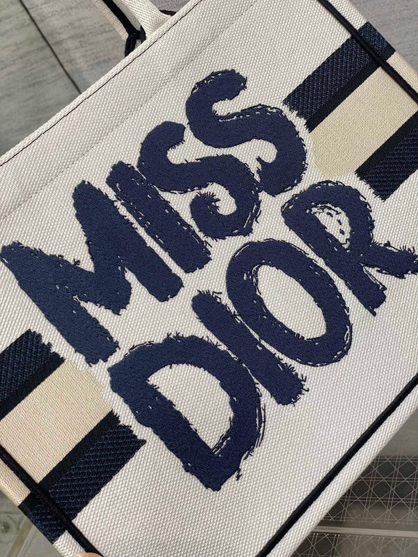 BORSA MEDIA PER LIBRI 36 IN TELA BIANCA E NERA 226504