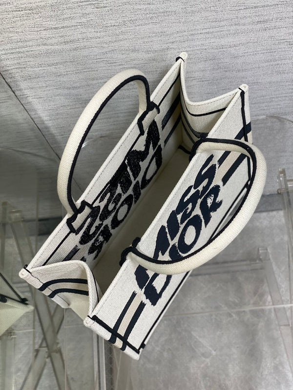 BORSA MEDIA PER LIBRI 36 IN TELA BIANCA E NERA 226504