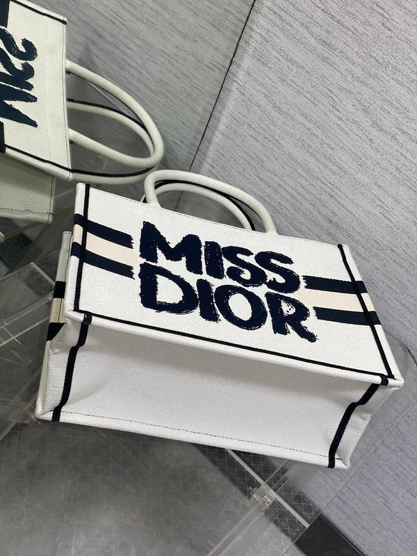 BORSA MEDIA PER LIBRI 36 IN TELA BIANCA E NERA 226504