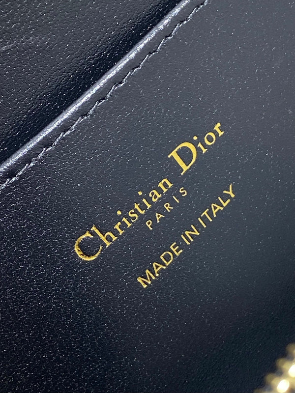 BORSA PICCOLA 22 FLAP IN PELLE DI AGNELLO BIANCO E NERO CON FERRAMENTA ORO