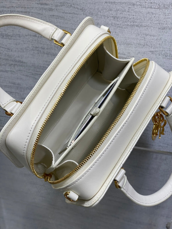 MINI GROOVE 20 BAG IN WHITE MACROCANNAGE CALFSKIN