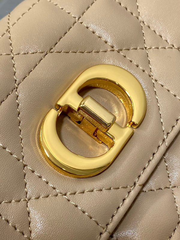 BORSA MISS CARO MINI 17 IN PELLE DI AGNELLO MACROCANNAGE BEIGE CAMMELLO