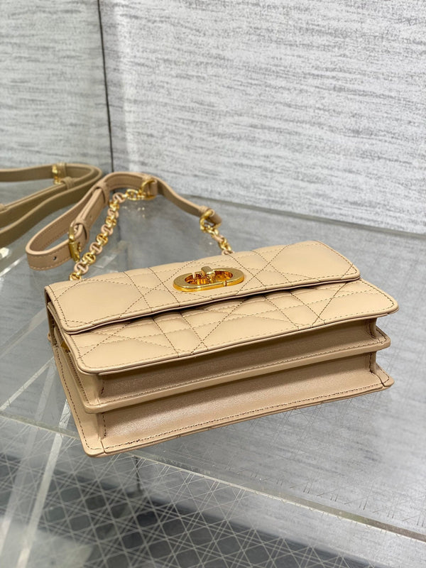 BORSA MISS CARO MINI 17 IN PELLE DI AGNELLO MACROCANNAGE BEIGE CAMMELLO